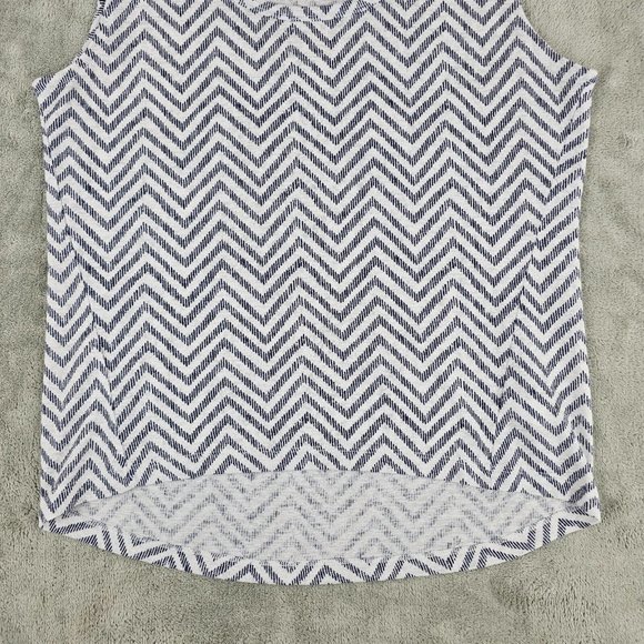 Athleta shirt womens small scoop neck sleeveless blouse chevron allover print - Picture 3 of 12